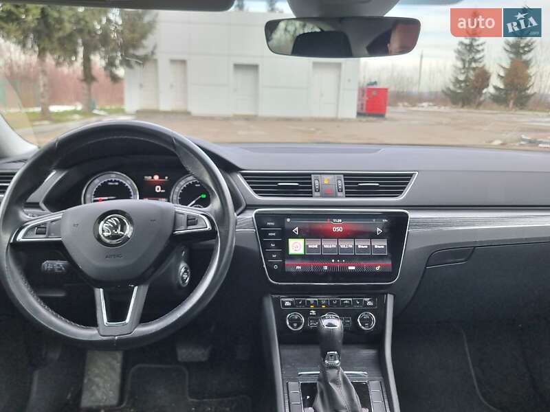 Лифтбек Skoda Superb 2020 в Коломые