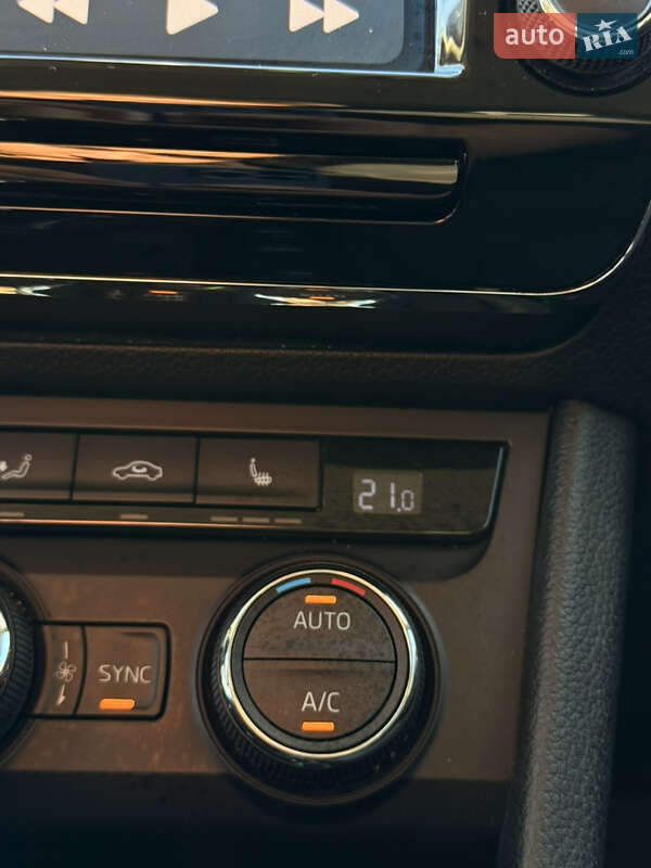 Универсал Skoda Superb 2017 в Звягеле