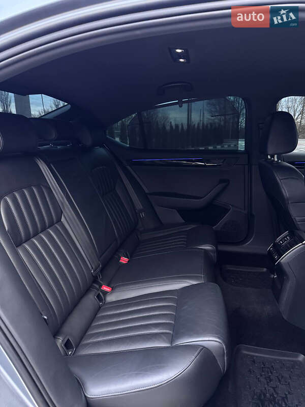 Лифтбек Skoda Superb 2019 в Звягеле