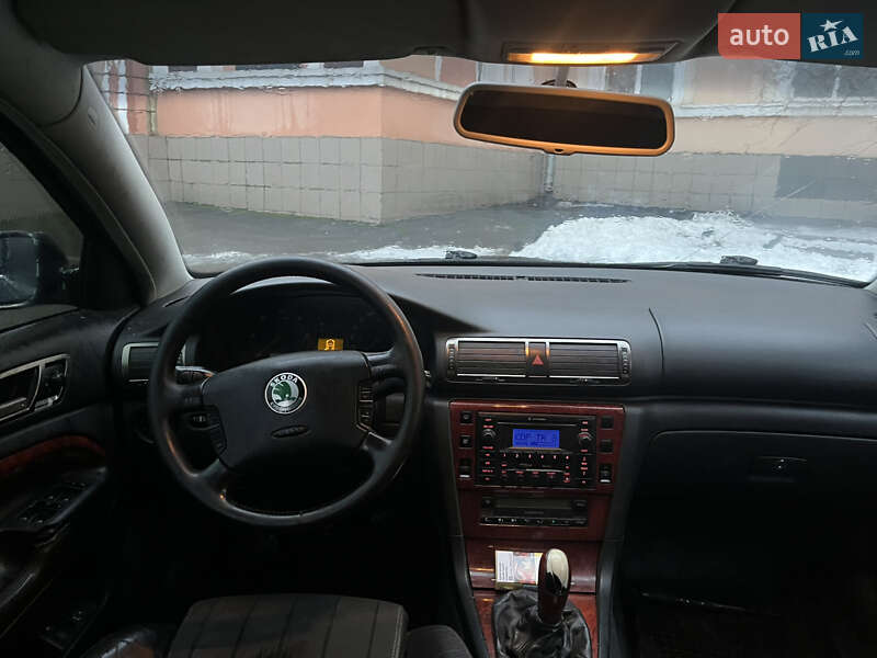 Ліфтбек Skoda Superb 2003 в Дніпрі