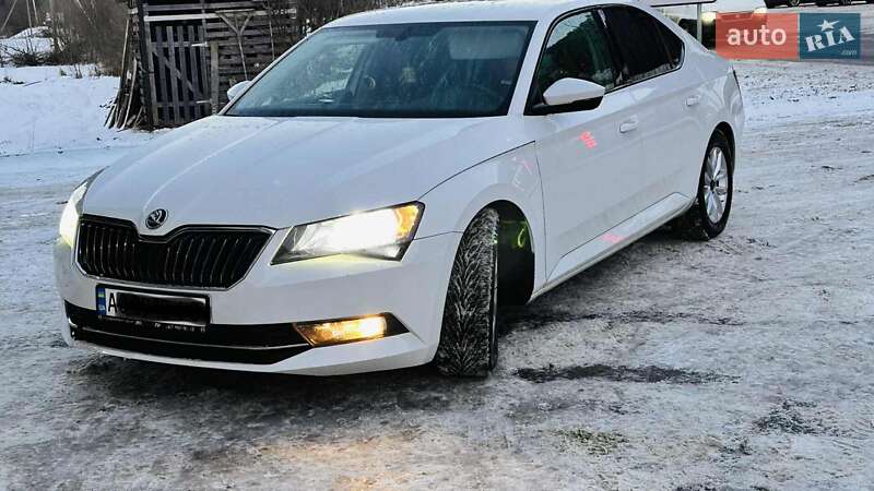 Лифтбек Skoda Superb 2016 в Межгорье
