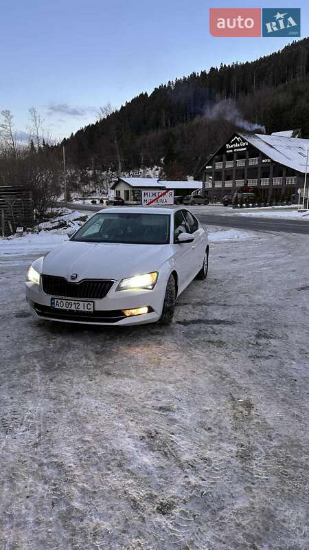 Лифтбек Skoda Superb 2016 в Межгорье
