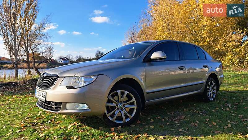 Лифтбек Skoda Superb 2010 в Днепре