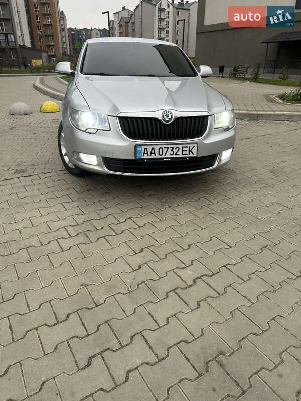 Лифтбек Skoda Superb 2010 в Киеве