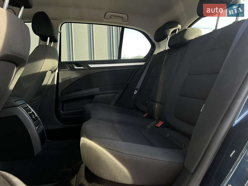 Лифтбек Skoda Superb 2014 в Смыге