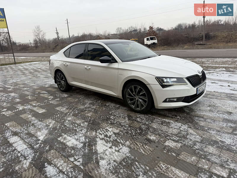 Лифтбек Skoda Superb 2016 в Тячеве