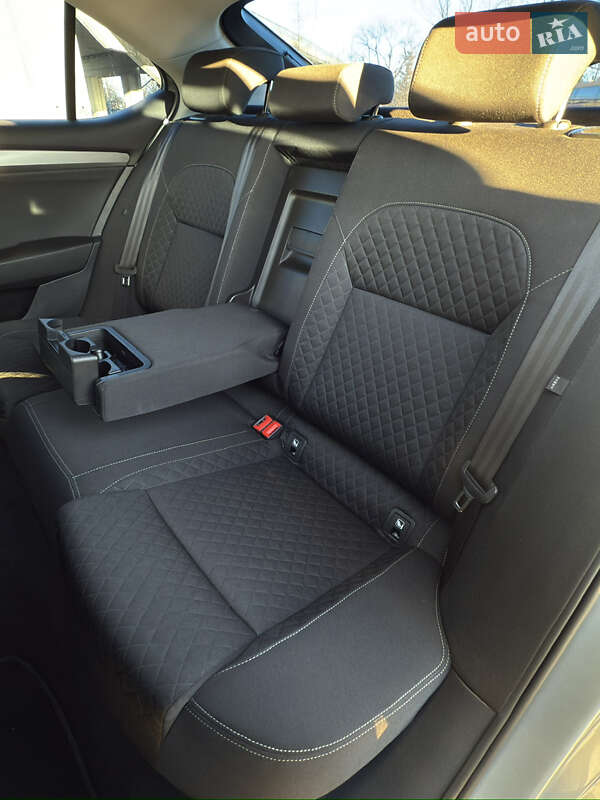 Лифтбек Skoda Superb 2015 в Дрогобыче