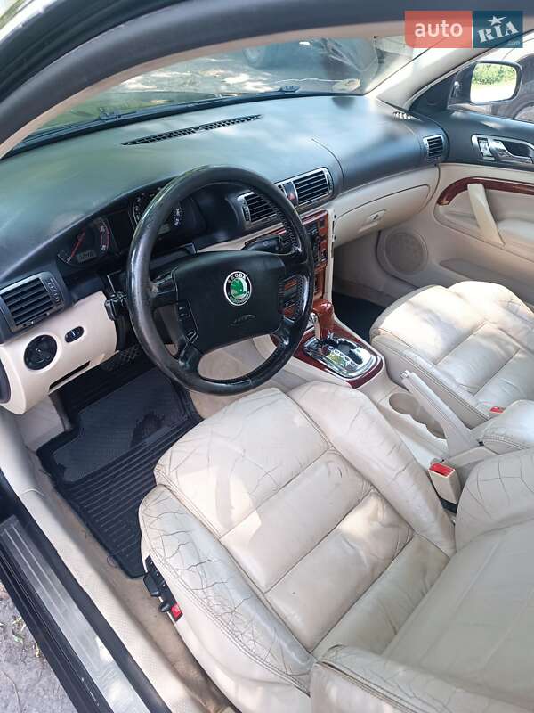 Лифтбек Skoda Superb 2002 в Каменском