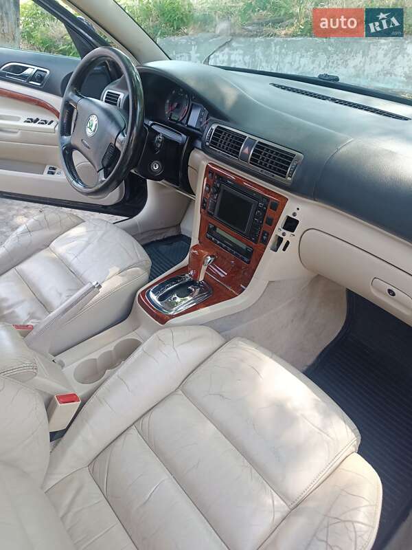 Лифтбек Skoda Superb 2002 в Каменском