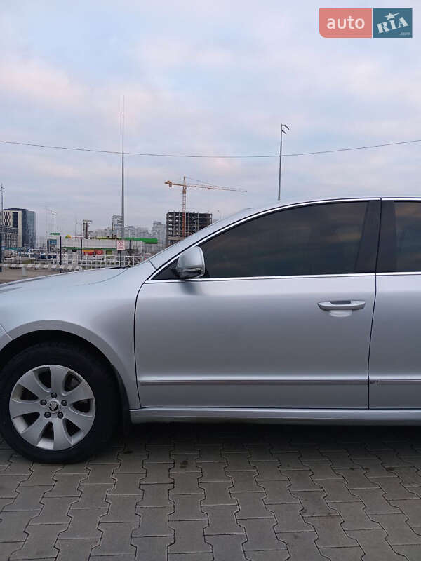 Лифтбек Skoda Superb 2013 в Киеве