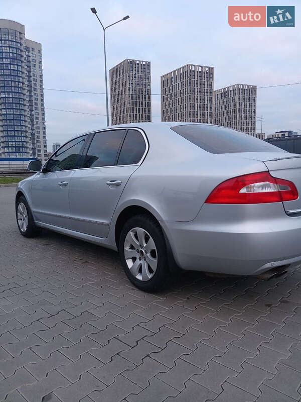 Лифтбек Skoda Superb 2013 в Киеве