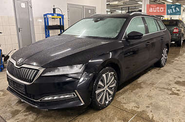 Универсал Skoda Superb 2022 в Львове