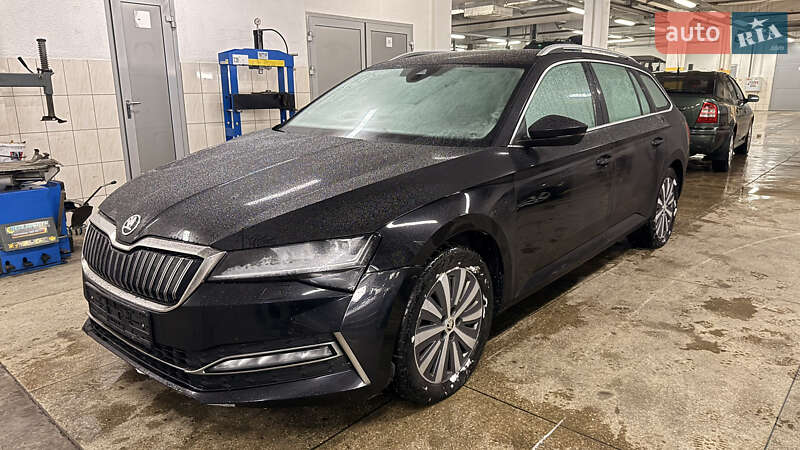 Универсал Skoda Superb 2022 в Львове