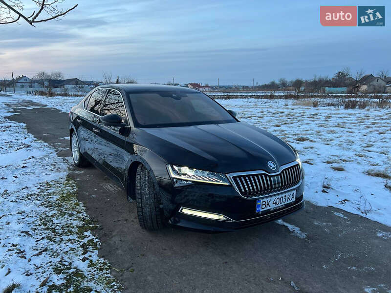 Лифтбек Skoda Superb 2022 в Ровно