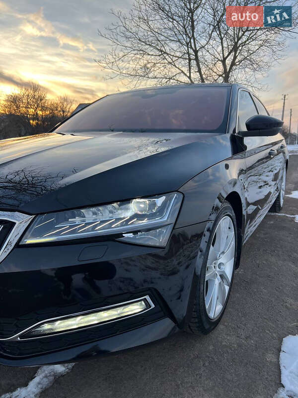 Лифтбек Skoda Superb 2022 в Ровно