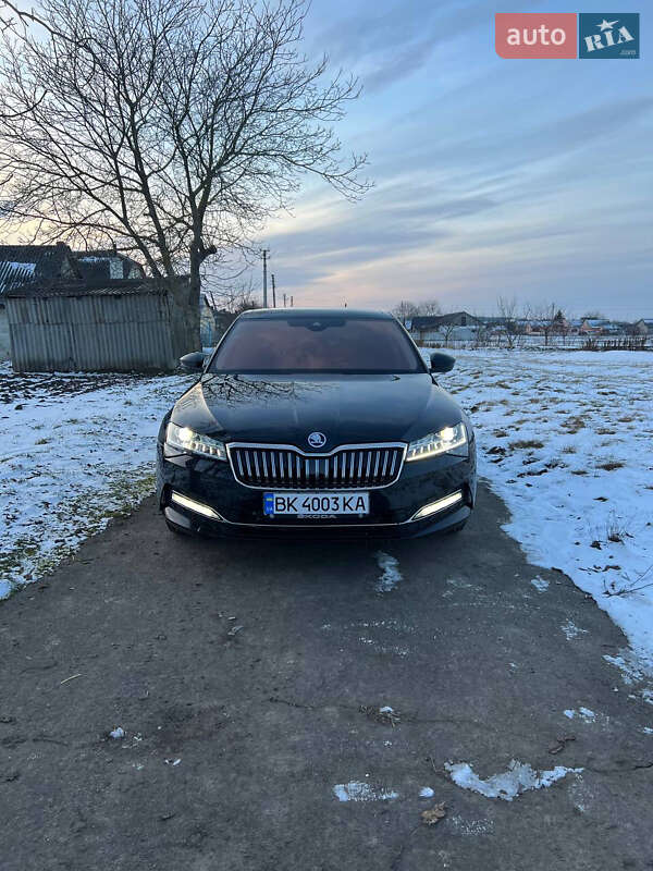 Лифтбек Skoda Superb 2022 в Ровно