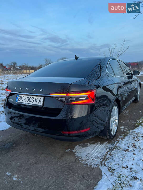 Лифтбек Skoda Superb 2022 в Ровно