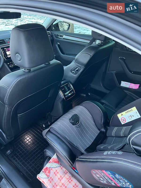 Лифтбек Skoda Superb 2022 в Ровно