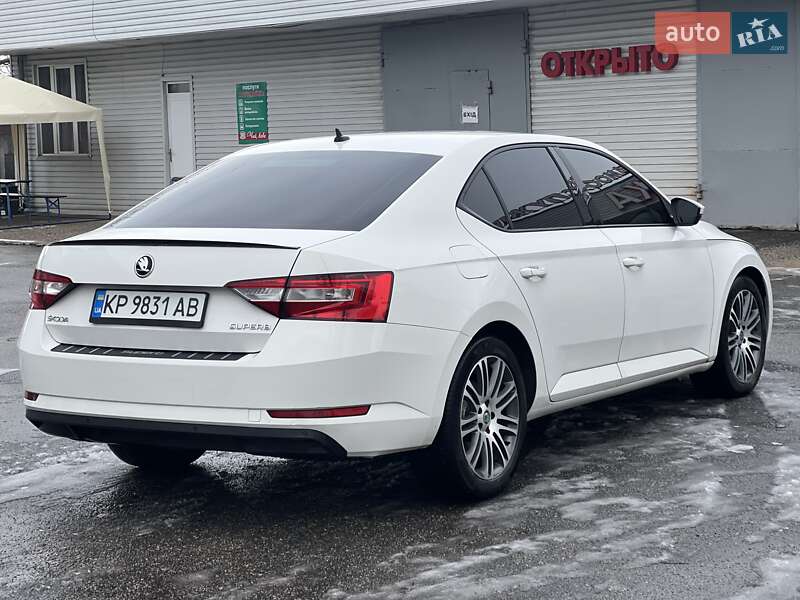 Лифтбек Skoda Superb 2015 в Запорожье