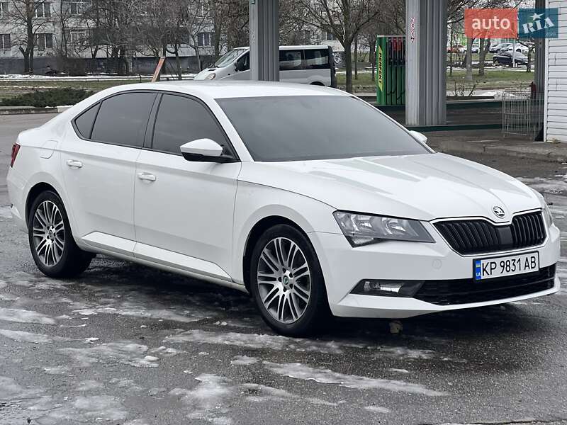 Лифтбек Skoda Superb 2015 в Запорожье