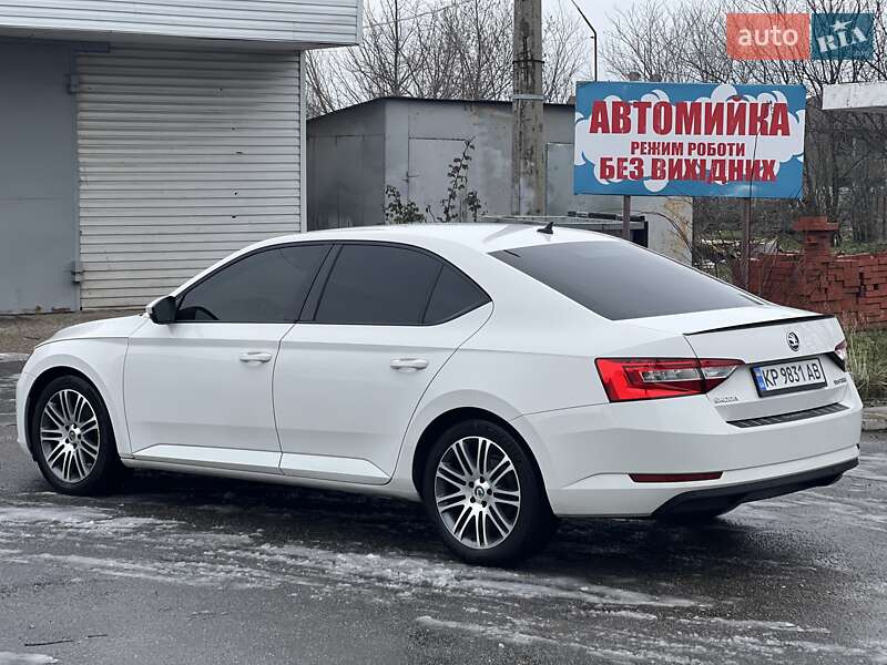 Лифтбек Skoda Superb 2015 в Запорожье