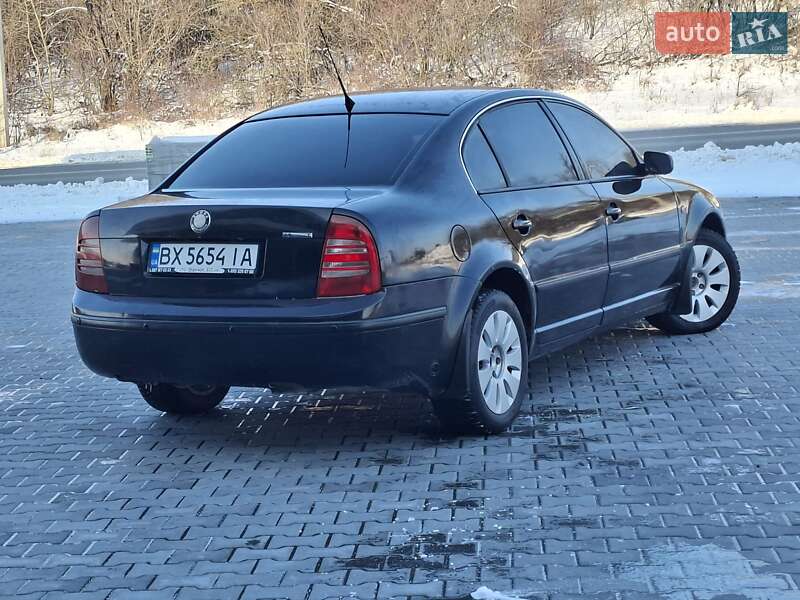 Лифтбек Skoda Superb 2005 в Черновцах