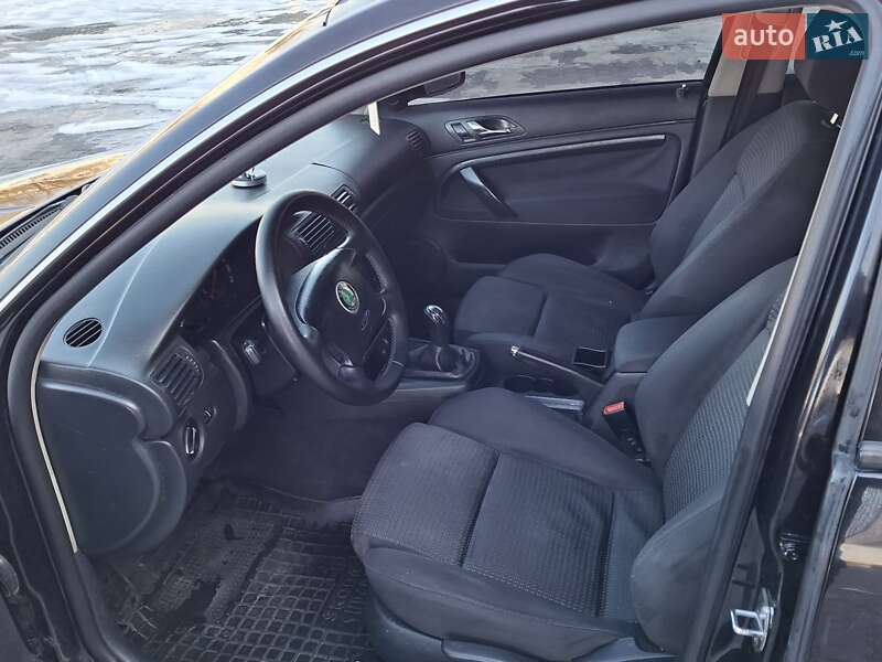 Лифтбек Skoda Superb 2005 в Черновцах