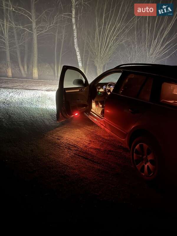 Универсал Skoda Superb 2010 в Жовкве