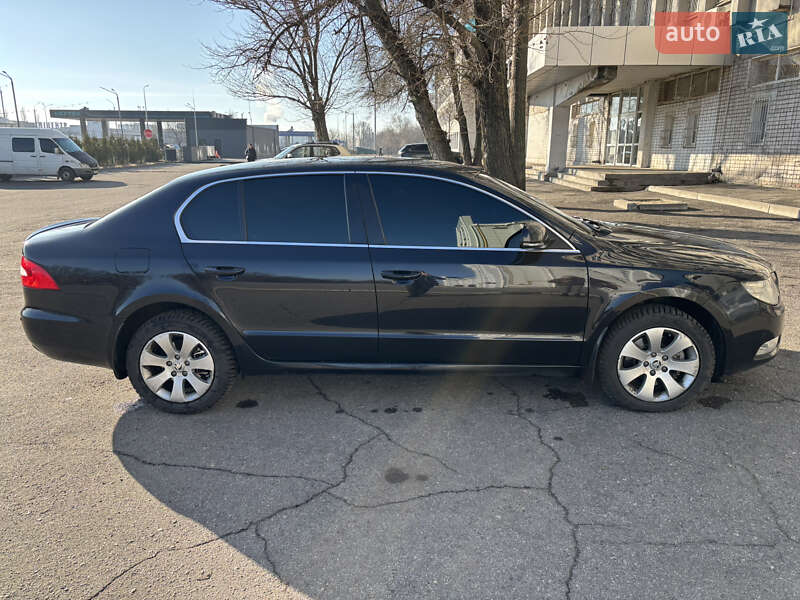 Лифтбек Skoda Superb 2012 в Днепре
