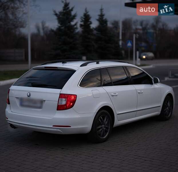 Универсал Skoda Superb 2011 в Бершади