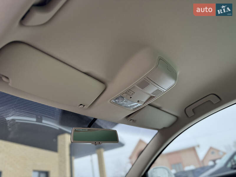 Универсал Skoda Superb 2012 в Радивилове