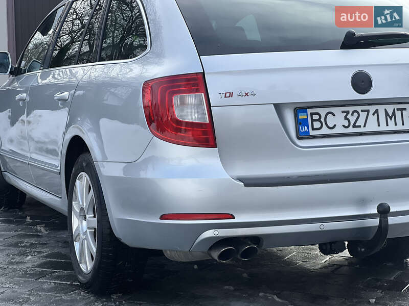 Универсал Skoda Superb 2012 в Дрогобыче