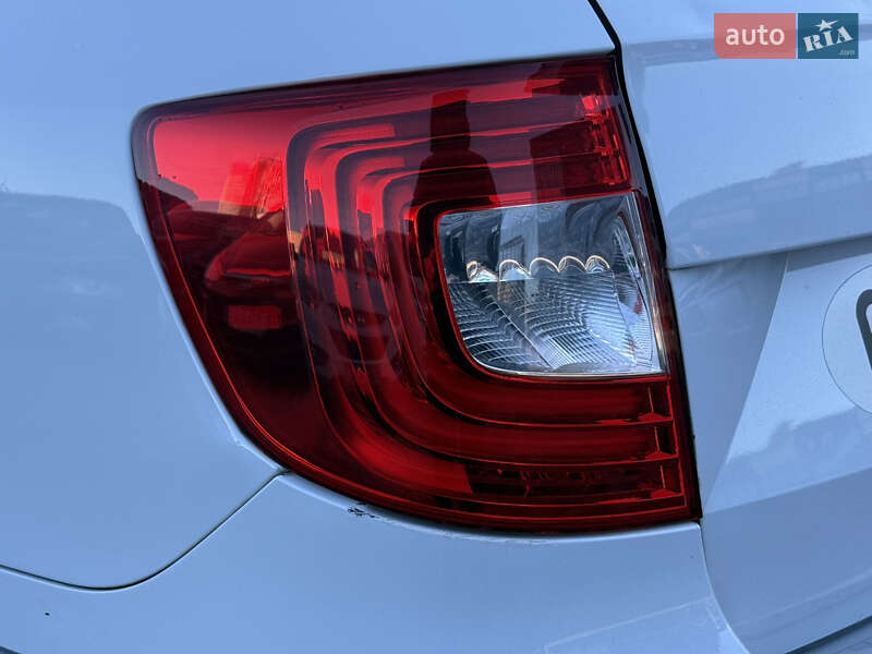 Универсал Skoda Superb 2015 в Ровно