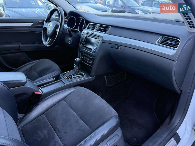 Универсал Skoda Superb 2015 в Ровно