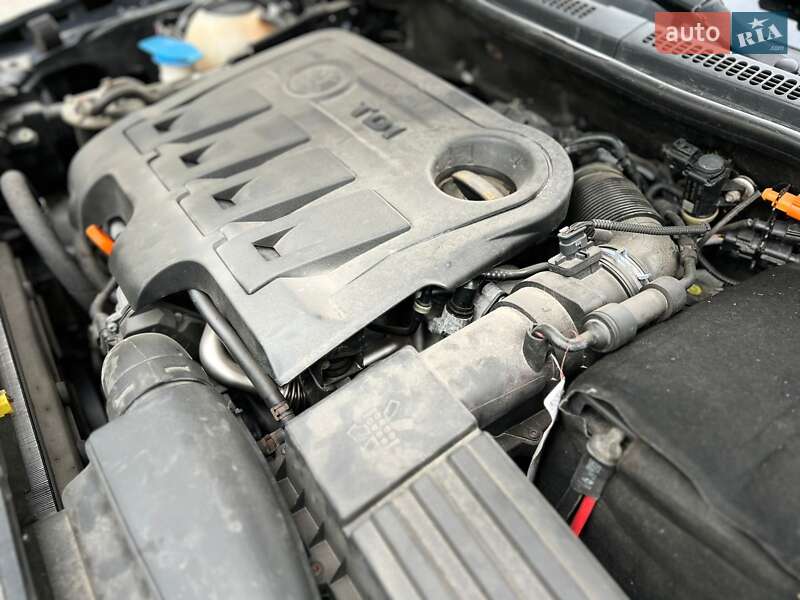 Универсал Skoda Superb 2012 в Новояворовске