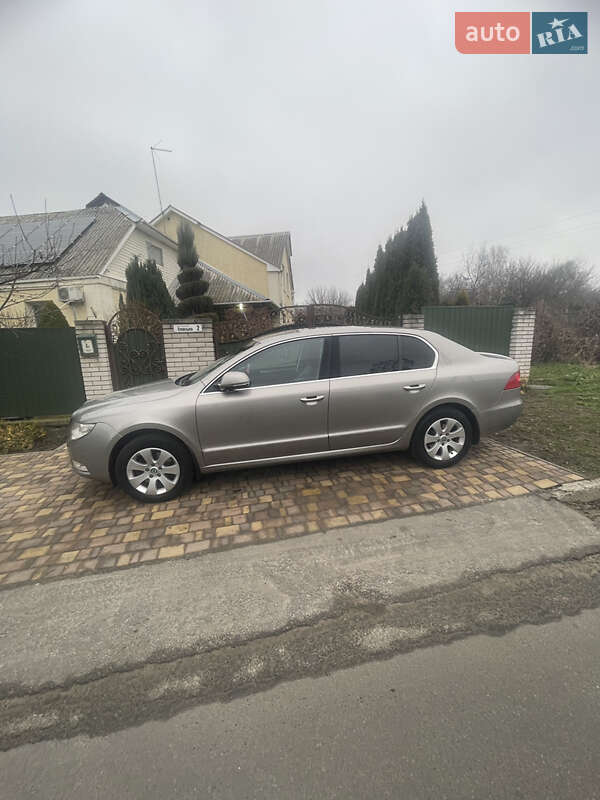 2012 Skoda Superb, VIN TMBAB43T9CB300981:plate — фото 1 (autoria)