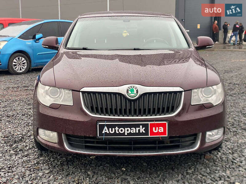 Лифтбек Skoda Superb 2009 в Львове