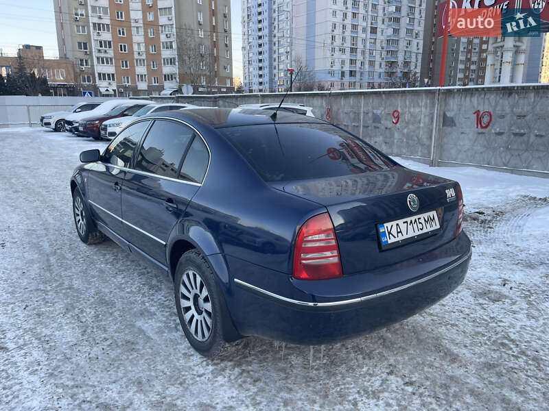 Лифтбек Skoda Superb 2003 в Киеве