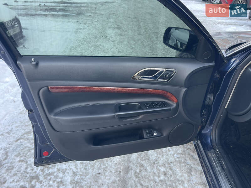 Лифтбек Skoda Superb 2003 в Киеве