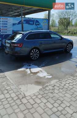 Универсал Skoda Superb 2016 в Дрогобыче