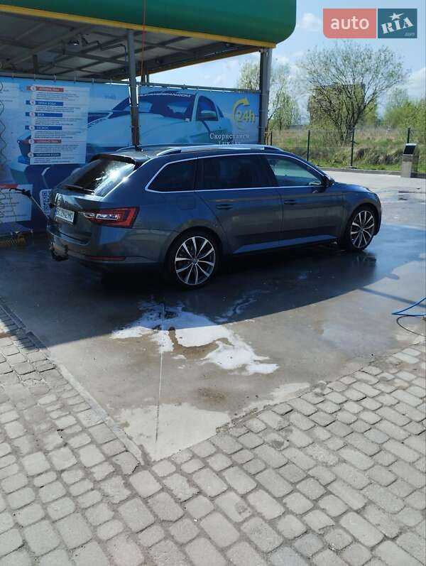 Универсал Skoda Superb 2016 в Дрогобыче