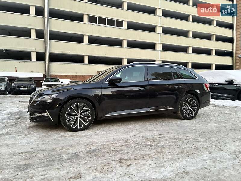 Универсал Skoda Superb 2021 в Киеве