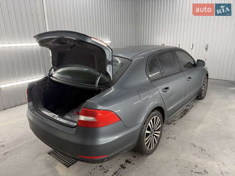Лифтбек Skoda Superb 2014 в Киеве фото 22 Лифтбек Skoda Superb 2014 в Киеве