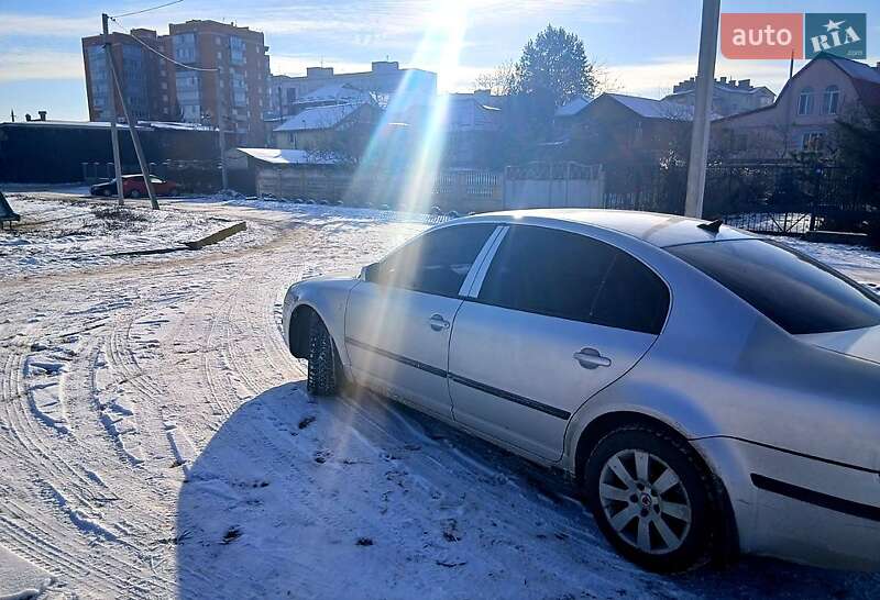 Лифтбек Skoda Superb 2002 в Миргороде