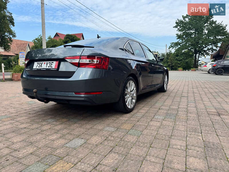Лифтбек Skoda Superb 2020 в Надворной