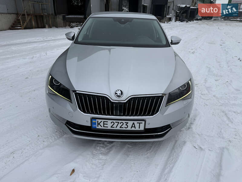Лифтбек Skoda Superb 2016 в Днепре