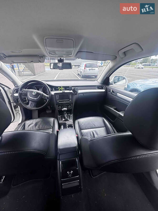 Лифтбек Skoda Superb 2009 в Луцке