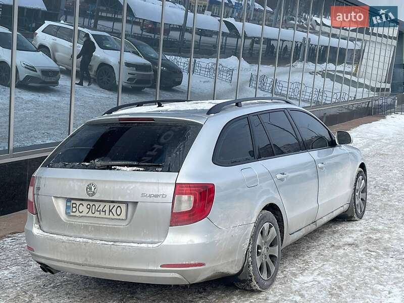 Универсал Skoda Superb 2012 в Киеве фото 4 Универсал Skoda Superb 2012 в Киеве