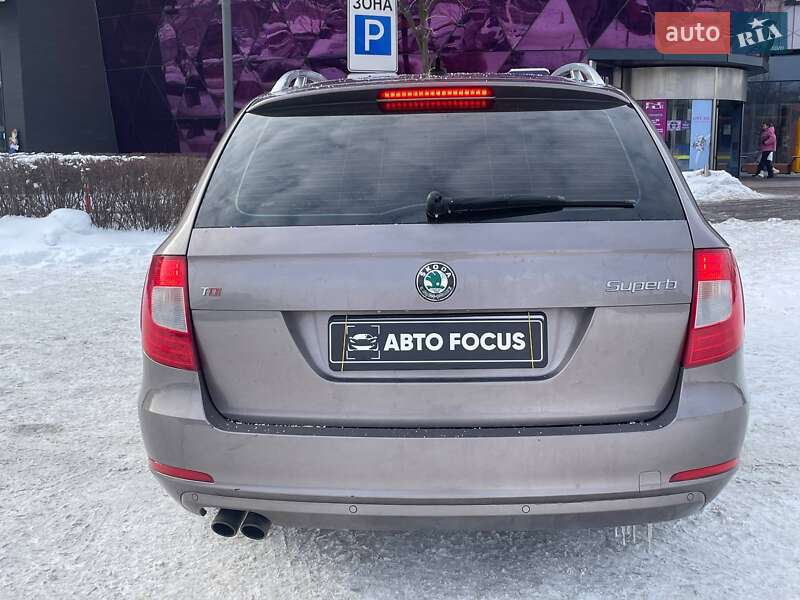 Универсал Skoda Superb 2010 в Киеве