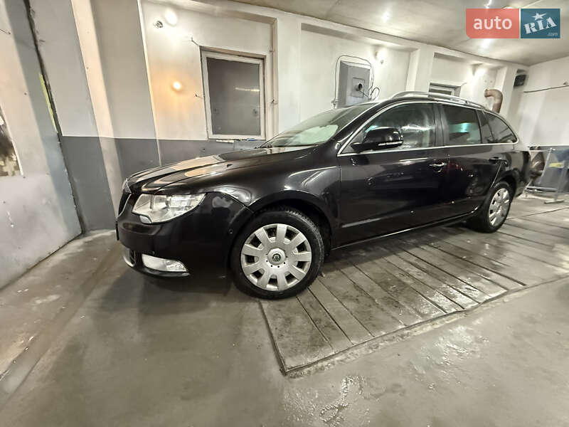 Универсал Skoda Superb 2011 в Борщеве фото 29 Универсал Skoda Superb 2011 в Борщеве